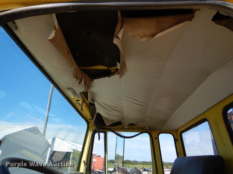 image for item DH6158 1984 Mack flatbed truck