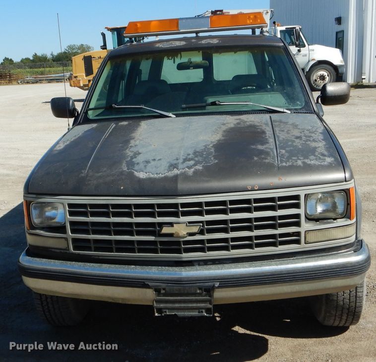 image for item DH6159 1993 Chevrolet Suburban K2500 SUV