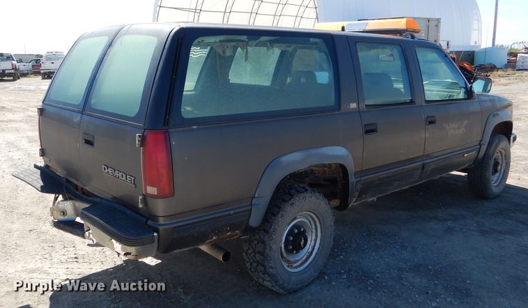 image for item DH6159 1993 Chevrolet Suburban K2500 SUV