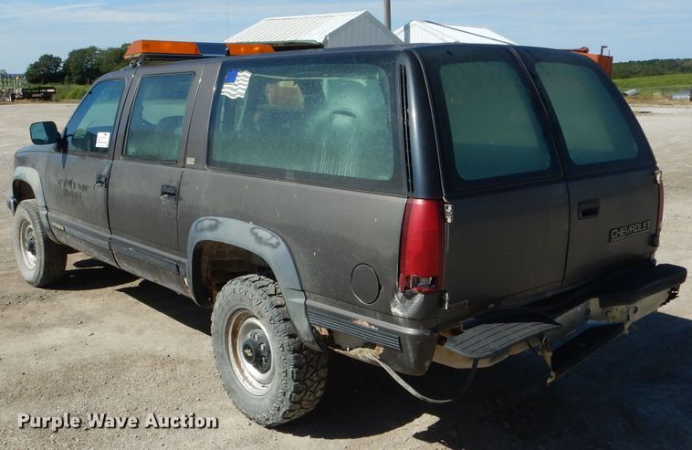 image for item DH6159 1993 Chevrolet Suburban K2500 SUV
