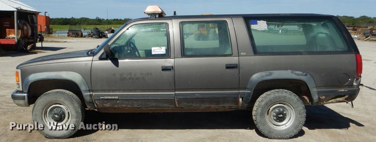 image for item DH6159 1993 Chevrolet Suburban K2500 SUV