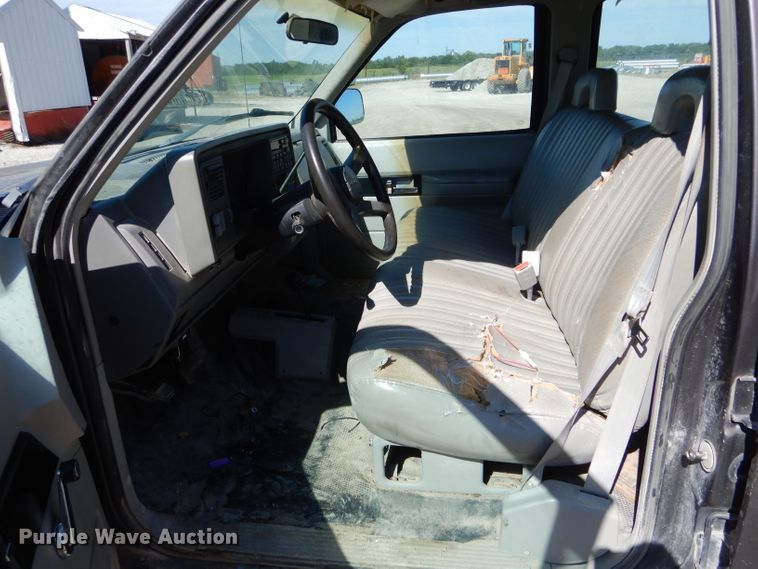 image for item DH6159 1993 Chevrolet Suburban K2500 SUV