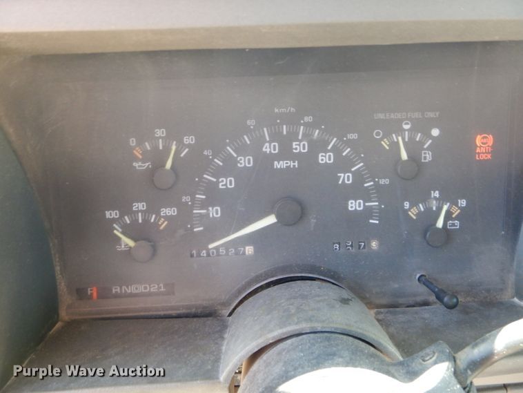 image for item DH6159 1993 Chevrolet Suburban K2500 SUV