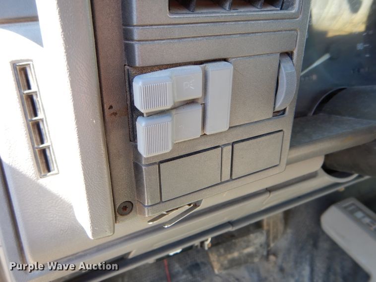 image for item DH6159 1993 Chevrolet Suburban K2500 SUV