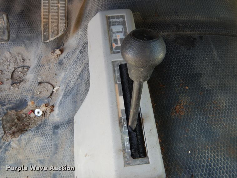 image for item DH6159 1993 Chevrolet Suburban K2500 SUV