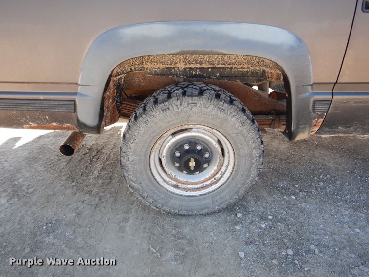 image for item DH6159 1993 Chevrolet Suburban K2500 SUV