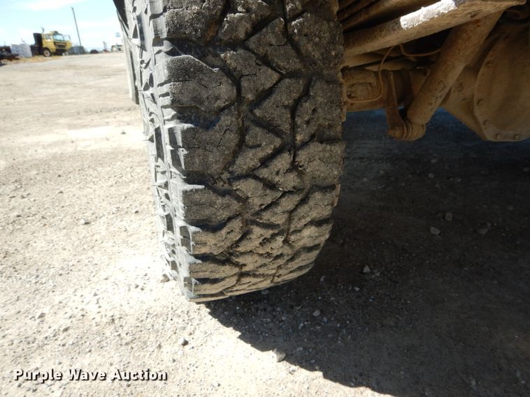 image for item DH6159 1993 Chevrolet Suburban K2500 SUV