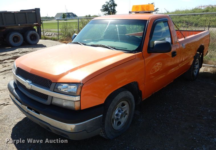 image for item DH6160 2003 Chevrolet Silverado 1500 pickup truck