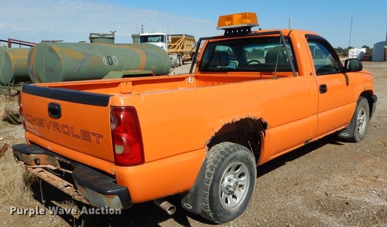image for item DH6160 2003 Chevrolet Silverado 1500 pickup truck