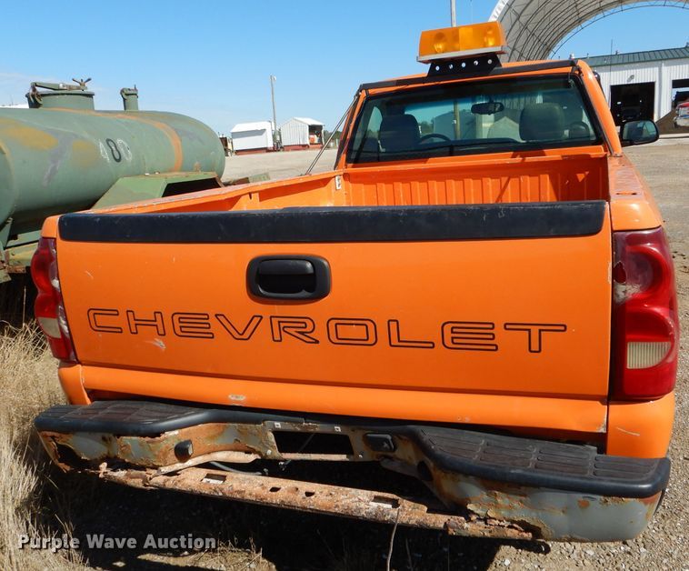 image for item DH6160 2003 Chevrolet Silverado 1500 pickup truck