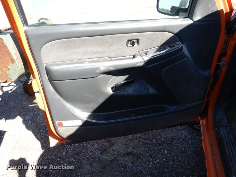 image for item DH6160 2003 Chevrolet Silverado 1500 pickup truck