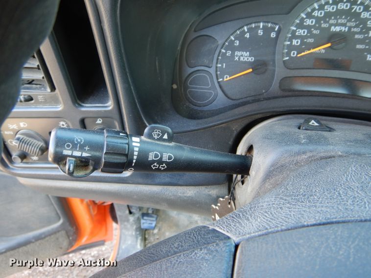 image for item DH6160 2003 Chevrolet Silverado 1500 pickup truck