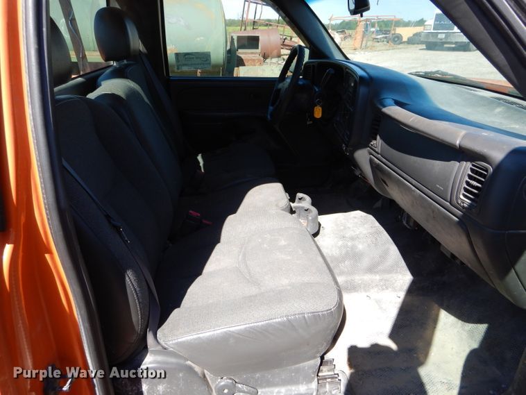 image for item DH6160 2003 Chevrolet Silverado 1500 pickup truck