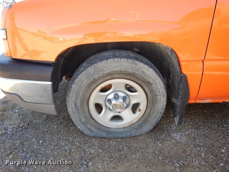 image for item DH6160 2003 Chevrolet Silverado 1500 pickup truck