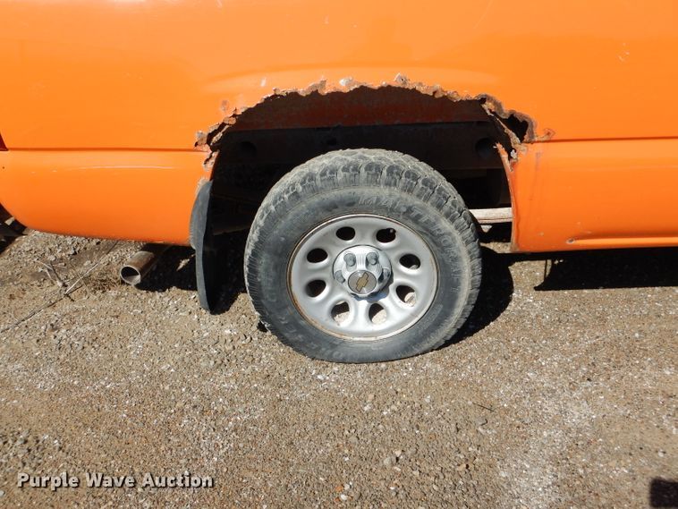 image for item DH6160 2003 Chevrolet Silverado 1500 pickup truck