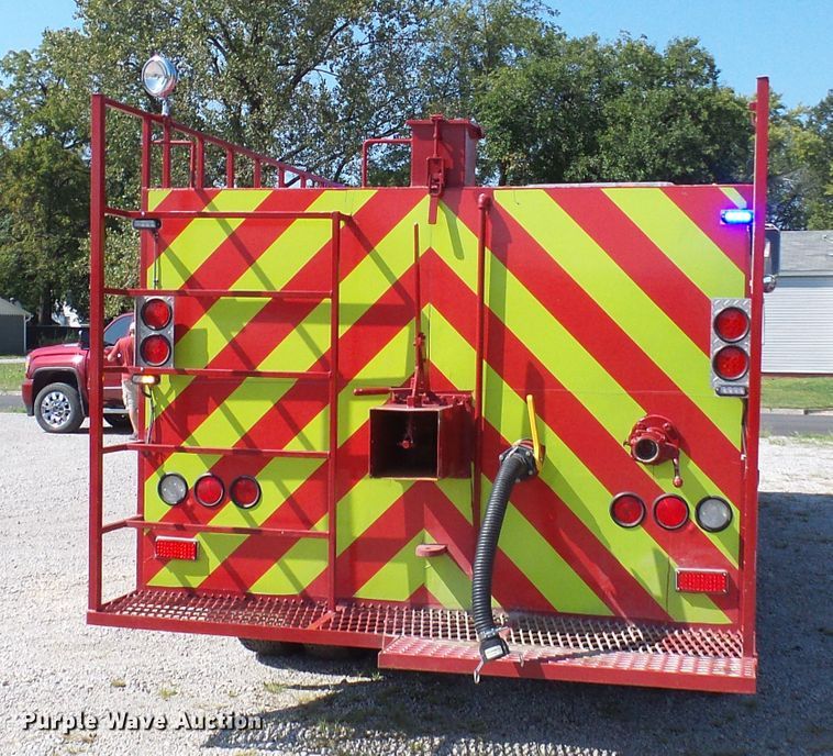 image for item DI0665 1988 Ford L8000 fire truck