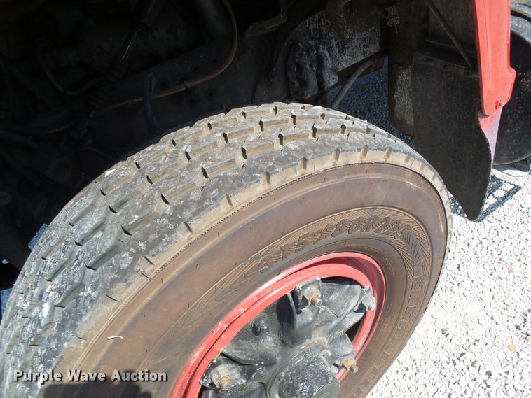 image for item DI0665 1988 Ford L8000 fire truck