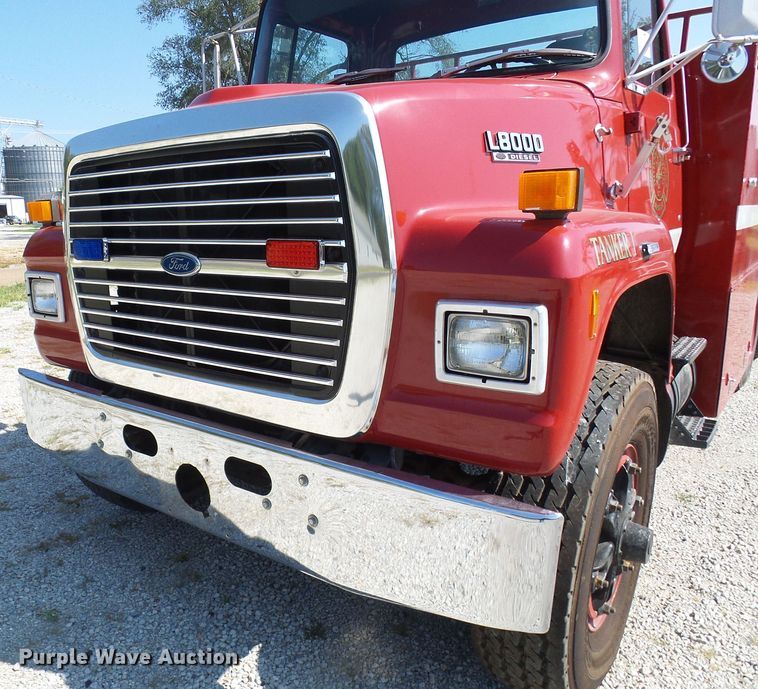 image for item DI0665 1988 Ford L8000 fire truck
