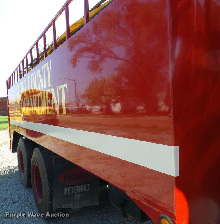 image for item DI0665 1988 Ford L8000 fire truck