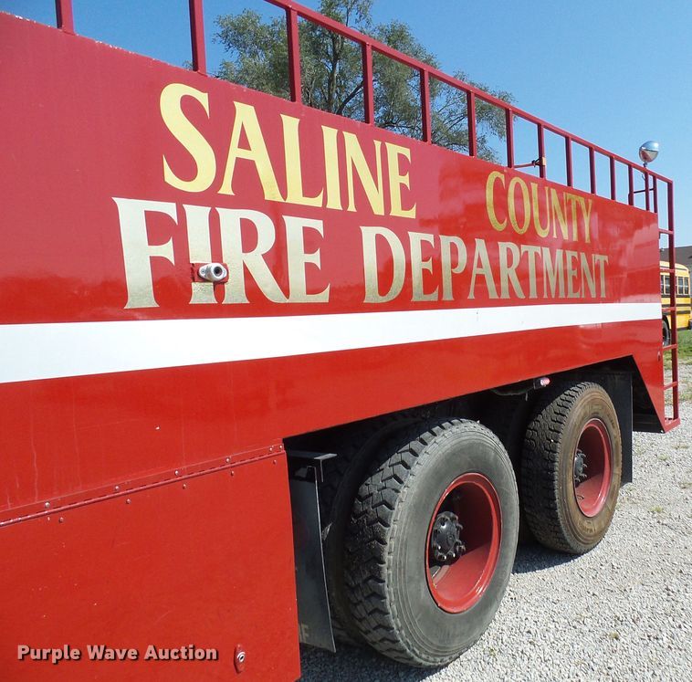 image for item DI0665 1988 Ford L8000 fire truck