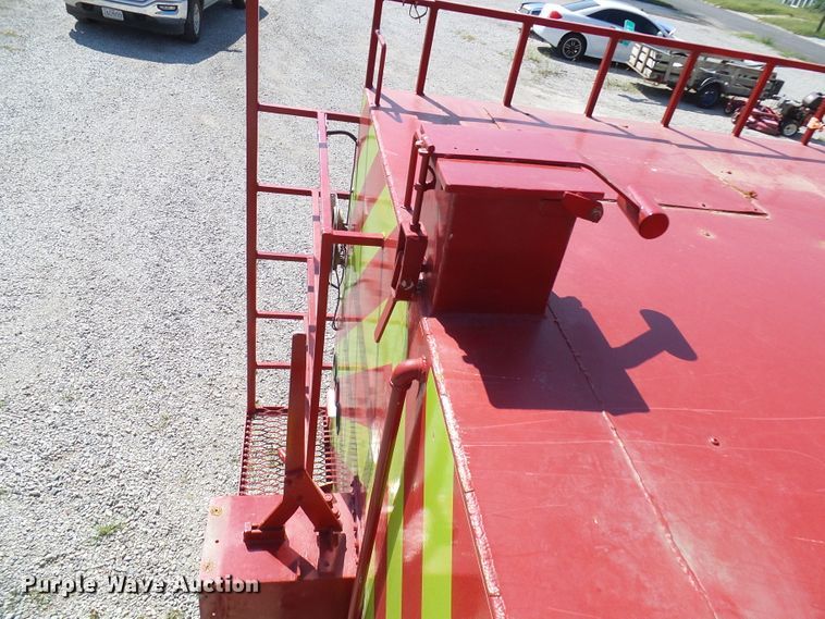 image for item DI0665 1988 Ford L8000 fire truck