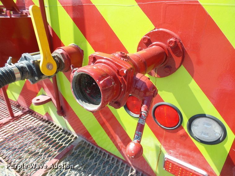 image for item DI0665 1988 Ford L8000 fire truck