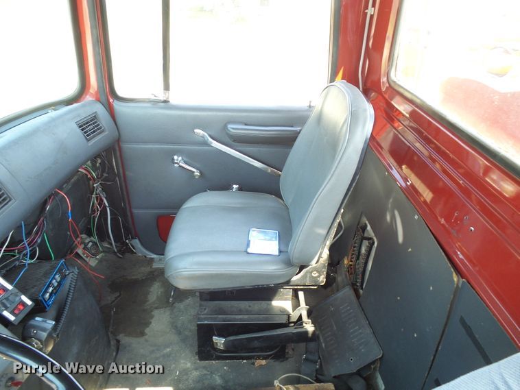 image for item DI0665 1988 Ford L8000 fire truck