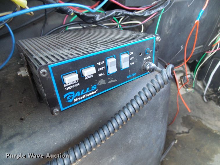 image for item DI0665 1988 Ford L8000 fire truck