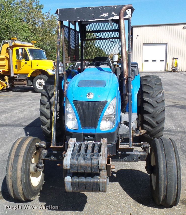 image for item DI0676 2004 New Holland TN70A tractor