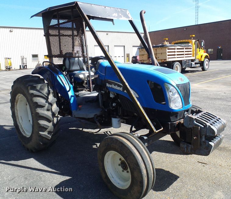image for item DI0676 2004 New Holland TN70A tractor