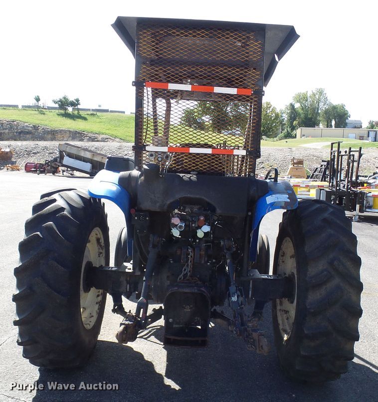 image for item DI0676 2004 New Holland TN70A tractor