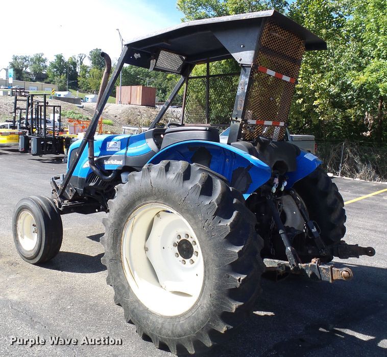 image for item DI0676 2004 New Holland TN70A tractor
