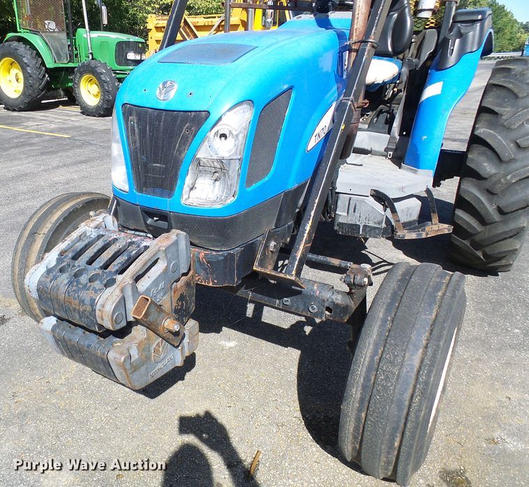 image for item DI0676 2004 New Holland TN70A tractor