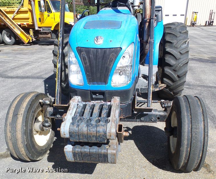 image for item DI0676 2004 New Holland TN70A tractor
