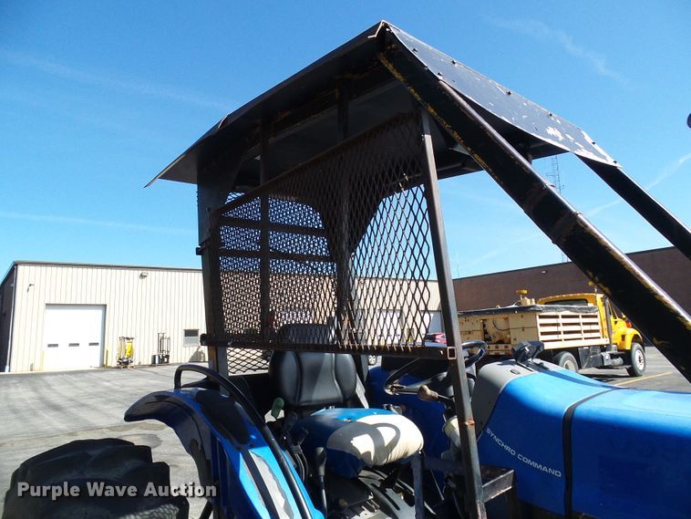 image for item DI0676 2004 New Holland TN70A tractor