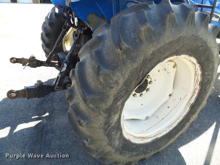 image for item DI0676 2004 New Holland TN70A tractor