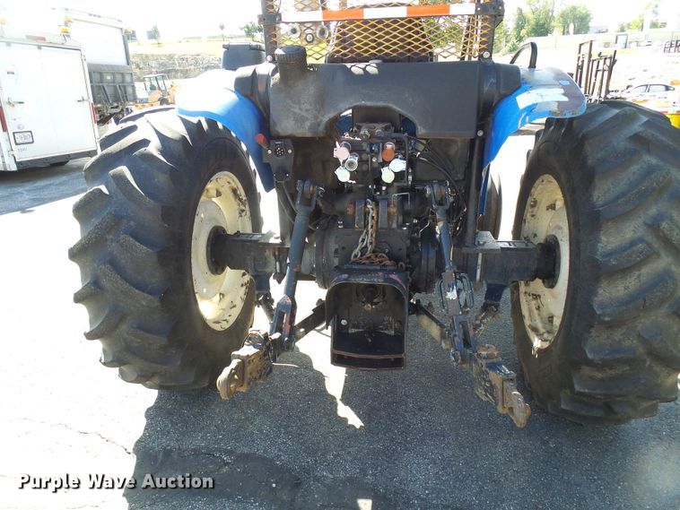 image for item DI0676 2004 New Holland TN70A tractor