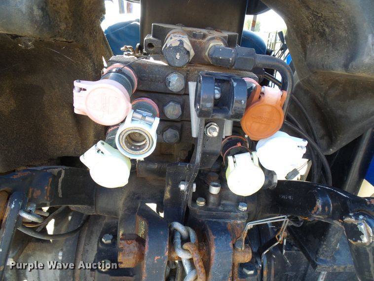 image for item DI0676 2004 New Holland TN70A tractor