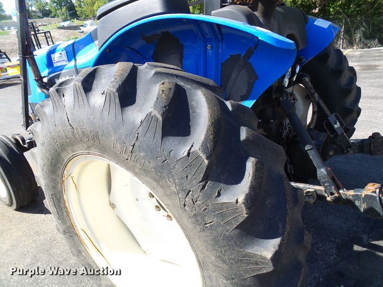 image for item DI0676 2004 New Holland TN70A tractor