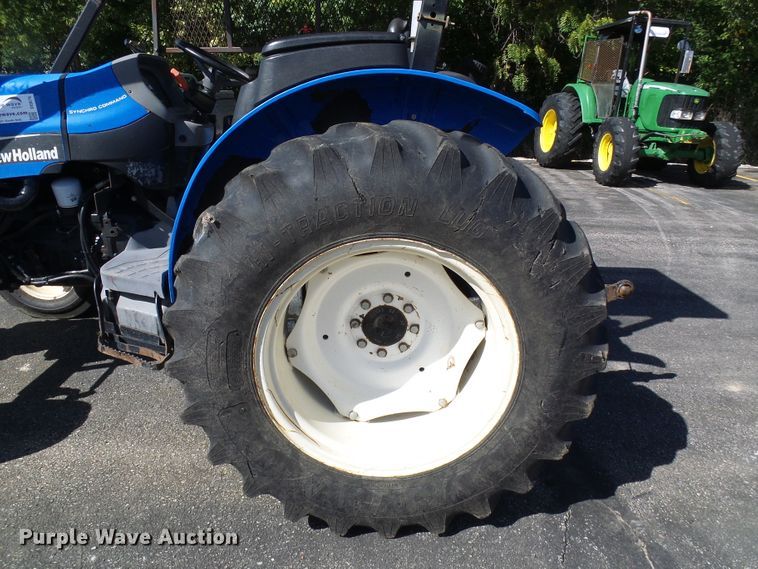 image for item DI0676 2004 New Holland TN70A tractor