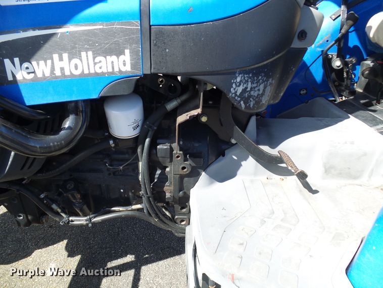 image for item DI0676 2004 New Holland TN70A tractor