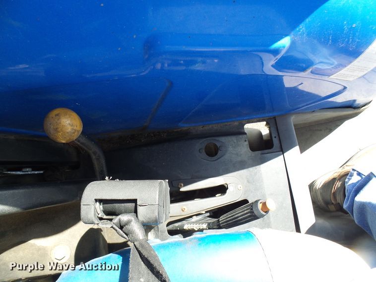 image for item DI0676 2004 New Holland TN70A tractor