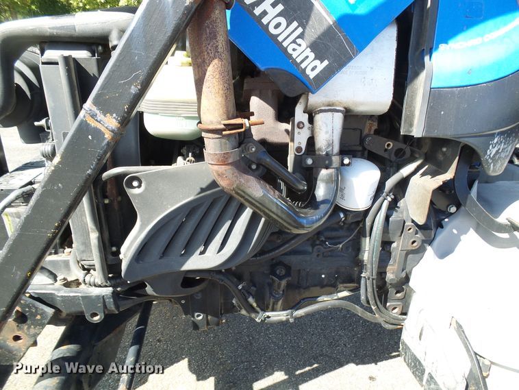 image for item DI0676 2004 New Holland TN70A tractor