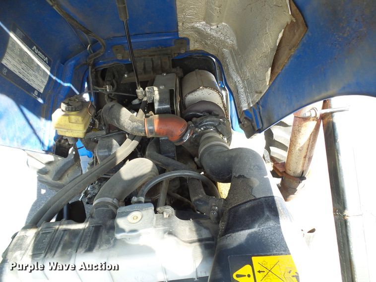 image for item DI0676 2004 New Holland TN70A tractor