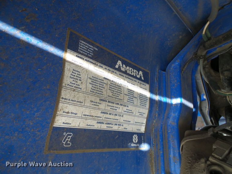 image for item DI0676 2004 New Holland TN70A tractor