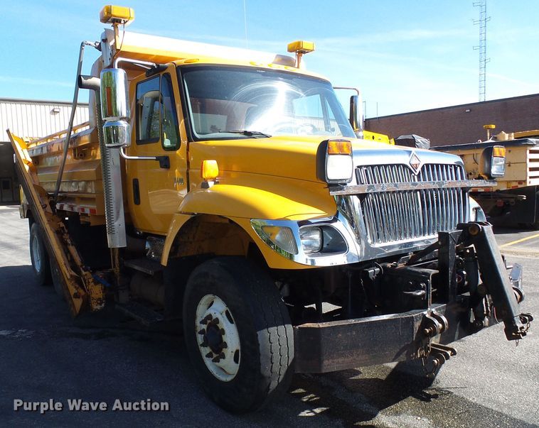 image for item DI0677 2006 International 7400 dump truck