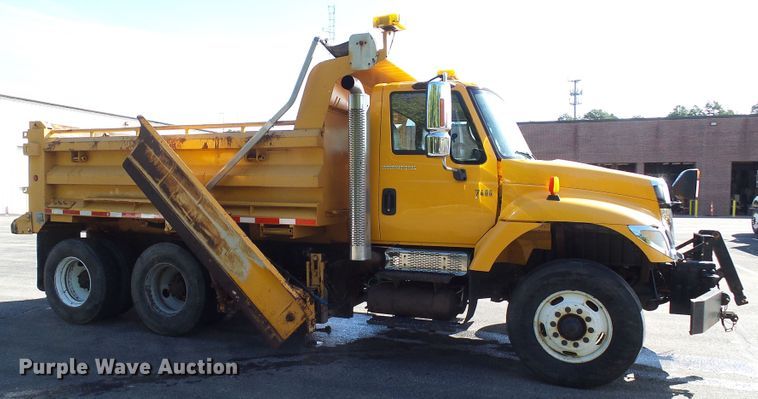image for item DI0677 2006 International 7400 dump truck