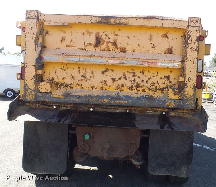 image for item DI0677 2006 International 7400 dump truck