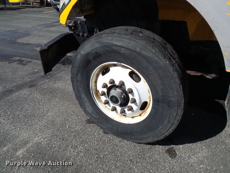 image for item DI0677 2006 International 7400 dump truck