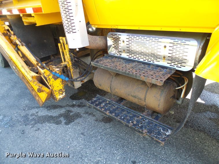 image for item DI0677 2006 International 7400 dump truck